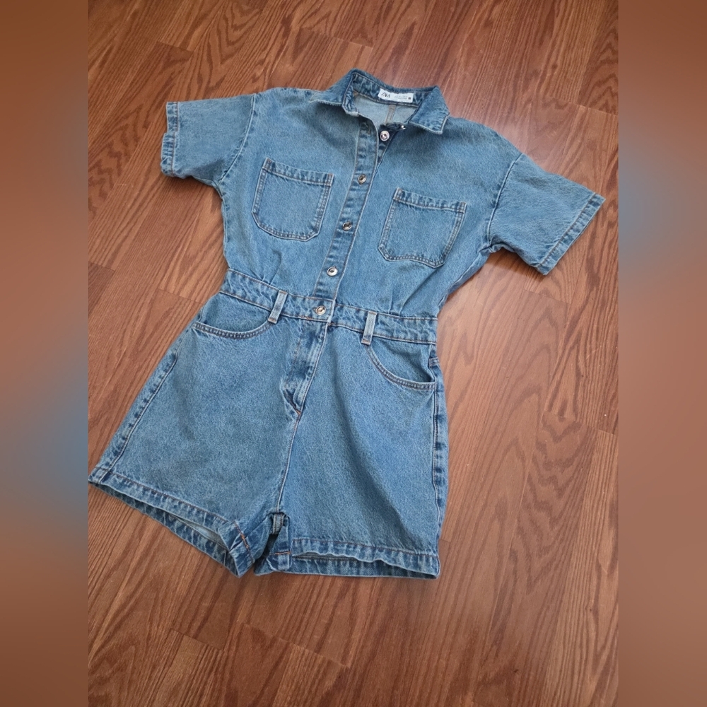 Zara Jean Shorts Romper Small Denim Blue Button Up‎